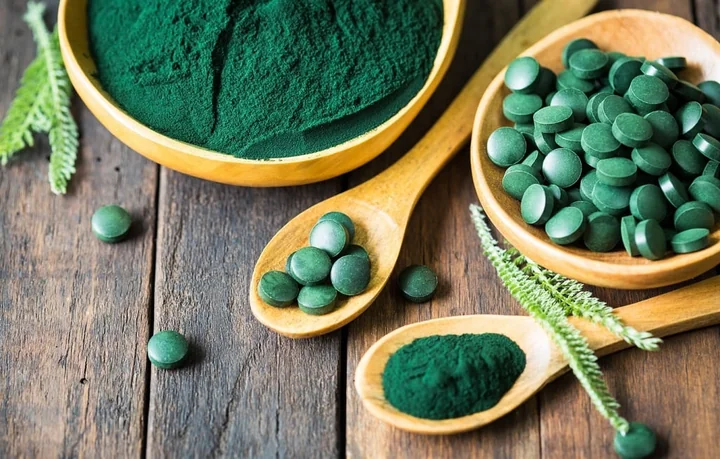 Spirulina a dieta roślinna – wsparcie dla wegan i wegetarian
