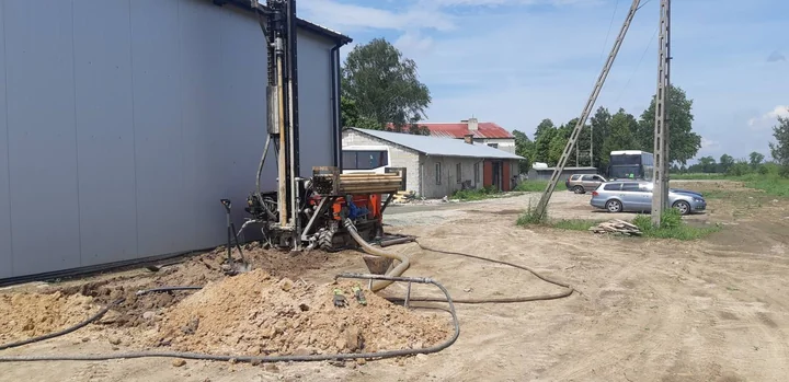 Studnie głębinowe - jak wygląda wiercenie krok po kroku?