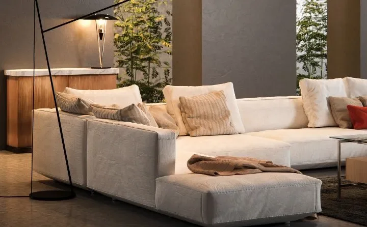 Komplet mebli do salonu to nie tylko sofa i stolik kawowy