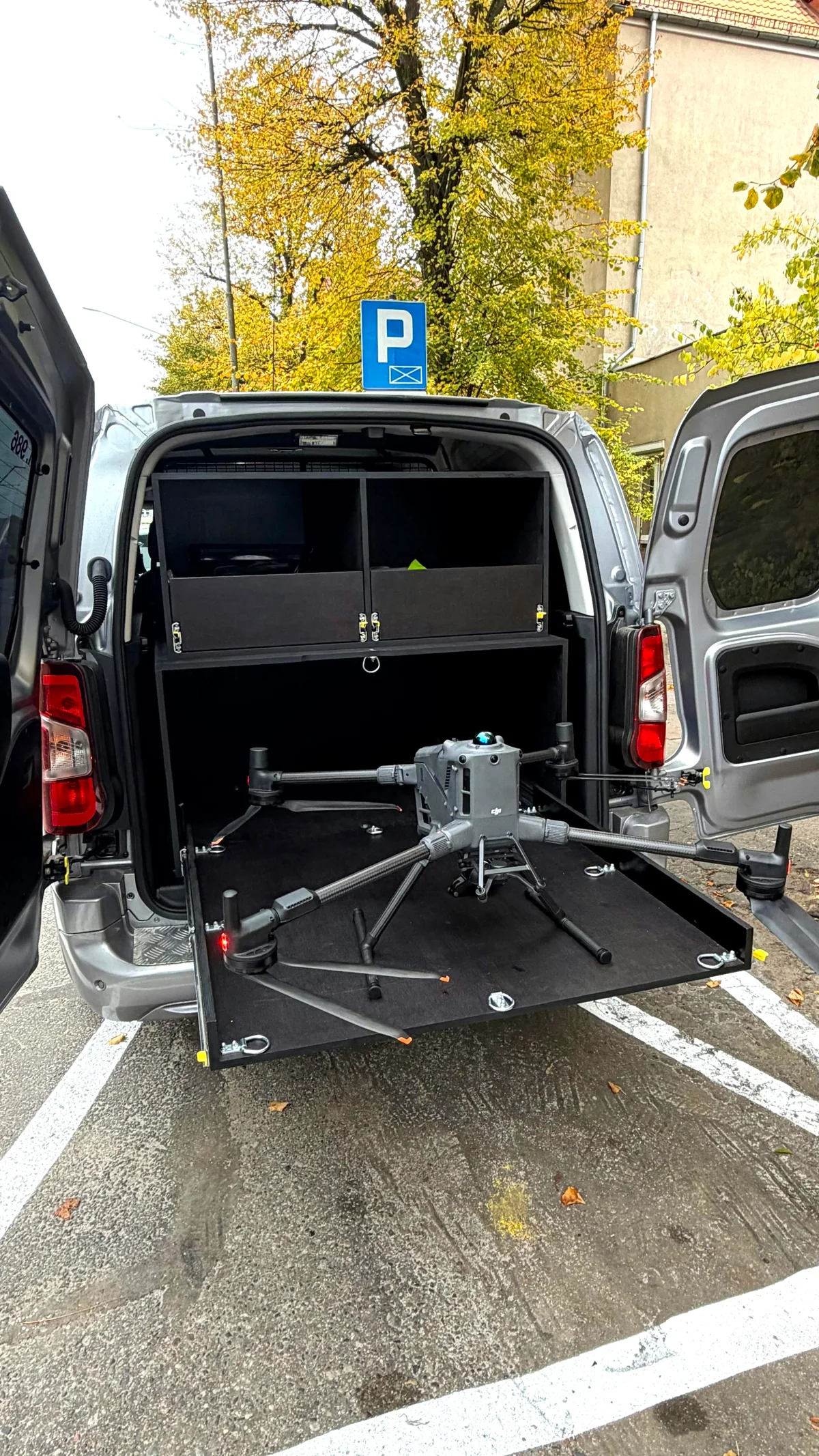 Obraz do artykułu: Dron, elektryczne auta i kontrole kominów. Szczecin uruchamia Eko Patrol