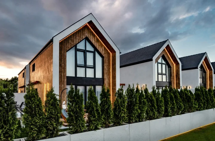 Domki Niechorze jako nowa definicja luksusowego wypoczynku na Wybrzeżu Rewalskim – perspektywa mieszkańca Szczecina