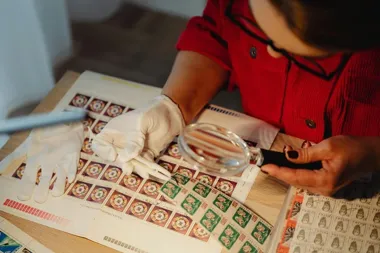 Dlaczego kolekcjonerska naklejka do legitymacji szkolnej zyskuje popularność?