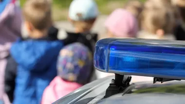 Policyjna lekcja w szczecińskim przedszkolu. Dzieci poznały numer 112