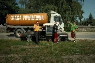 Trasa Powiatowa 2 wraca z chlebakiem, termosami i sklepikiem w tle