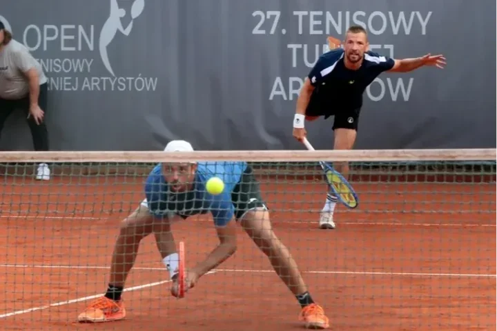 Dziesięć meczów i film pod chmurką. Wtorek na kortach przy Wojska Polskiego