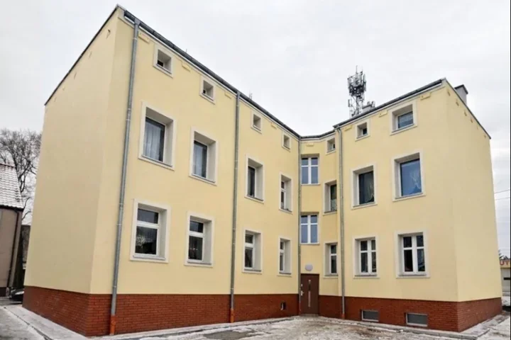 Kamienica na Stołczyńskiej 162 odmieniona – dach, elewacja i wydzielone łazienki