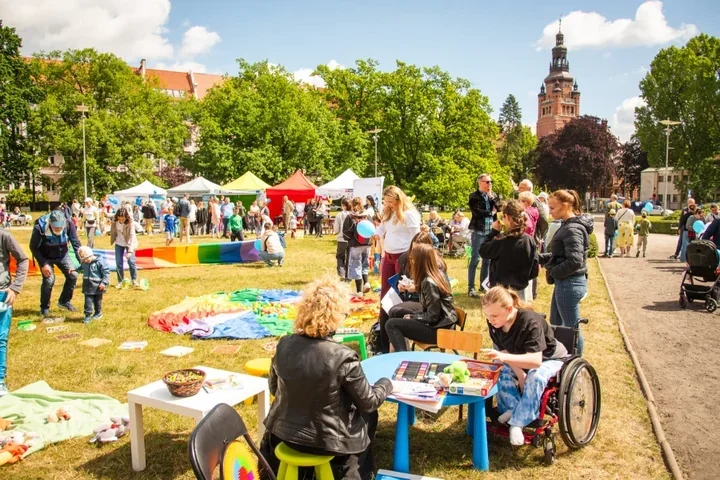 Rodzicielstwo zastępcze w centrum uwagi. W Szczecinie szykują dwa majowe spotkania