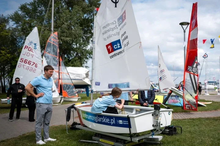 Żagle wracają na wodę i Centrum Żeglarskie szykuje dzień pełen rejsów