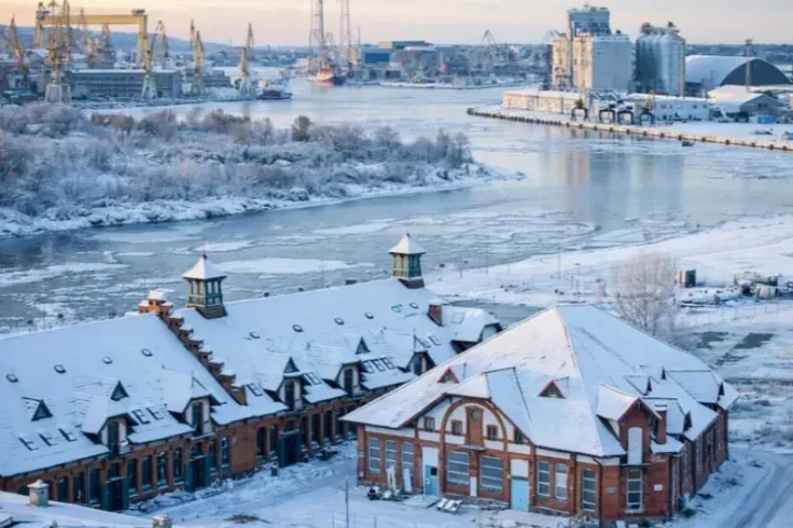 Mrozy wystawiają instalacje na próbę - jak uchronić przyłącza i studzienki przed zamarznięciem