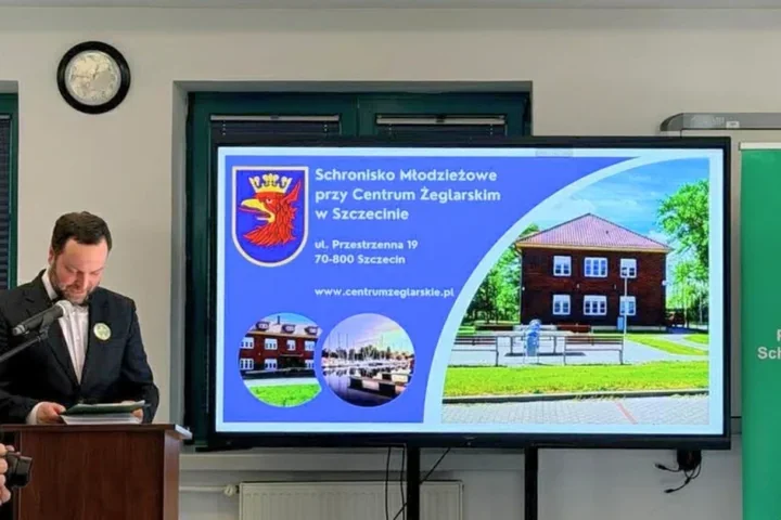 Schronisko Młodzieżowe przy Centrum Żeglarskim ze srebrną odznaką PTMS