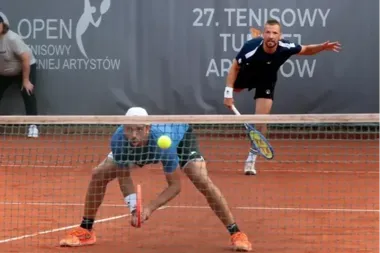 Dziesięć meczów i film pod chmurką. Wtorek na kortach przy Wojska Polskiego