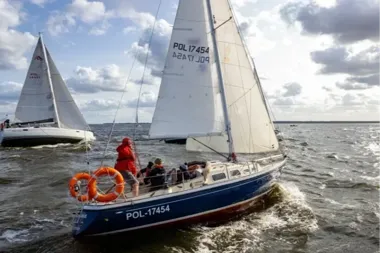 Około 30 załóg powalczy na Zalewie Szczecińskim w Oderman Cup
