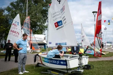Żagle wracają na wodę i Centrum Żeglarskie szykuje dzień pełen rejsów
