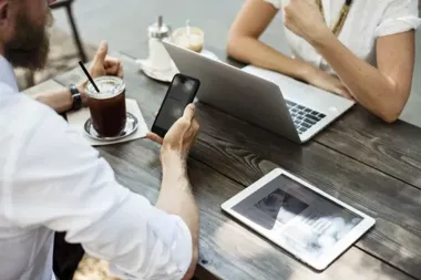 ChatGPT w pracy pod kontrolą. Webinar o AI Act dla firm
