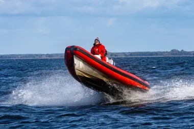 Wiosenne kursy żeglarskie w Centrum Żeglarskim – od motorowodnych po holowanie narciarza