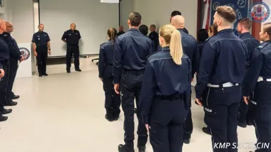 17 policjantów ze Szczecina awansowało. W KMP wręczono akty mianowania