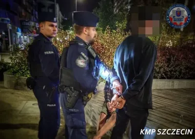 90 interwencji w Szczecinie. Policjanci zatrzymali poszukiwanego