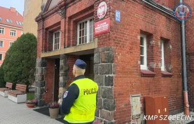 Policyjne patrole przy szkołach w Szczecinie. Każdy sygnał jest sprawdzany