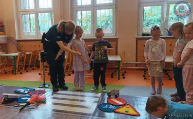 W Szczecinie przedszkolaki usłyszały zasady, które mogą uratować wakacje