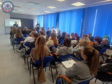 W Szczecinie cyberprzemoc dostała jasny sygnał - policjanci ostrzegli uczniów