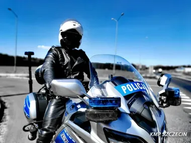Motocyklista stracił prawo jazdy w Szczecinie po jednym manewrze