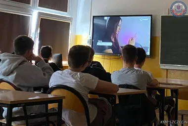 Blisko 200 uczniów w Szczecinie usłyszało, co grozi za błędy w sieci