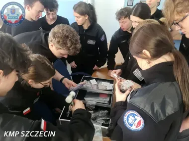 Mundurowi licealiści w Szczecinie usłyszeli o realnych konsekwencjach narkotyków