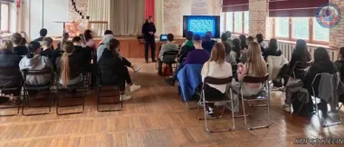 Szczecińska policjantka weszła do szkoły z ostrzeżeniem o uzależnieniach