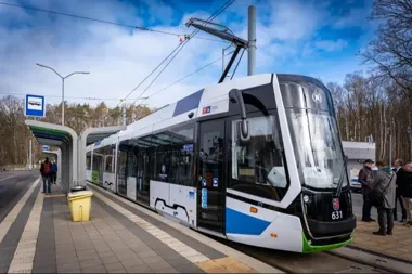 Nocne tramwaje pojadą częściej podczas Juwenaliów. ZDiTM wzmacnia kursy
